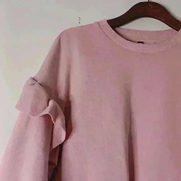 H&M Flowers Detail Sweatshirt - Picture 7 of 10